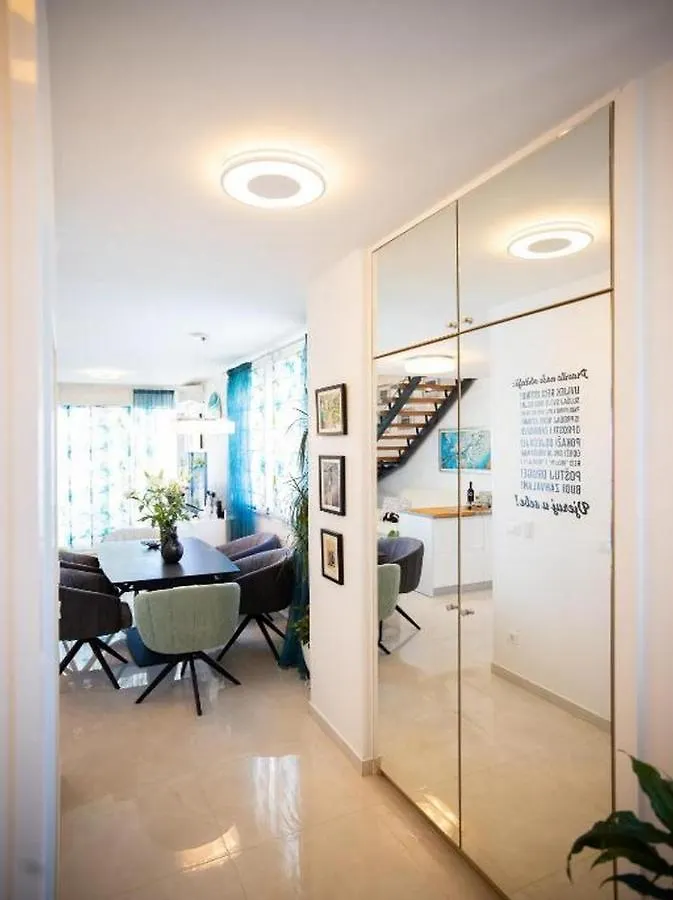 Tirkizni Val Apartment Zadar