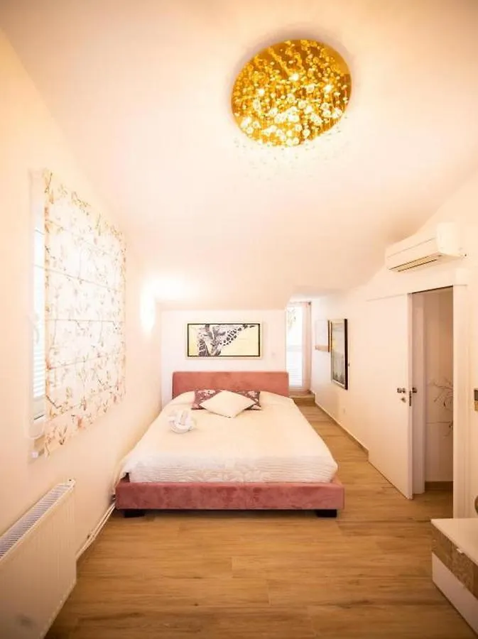 Tirkizni Val Apartment Zadar Croatia