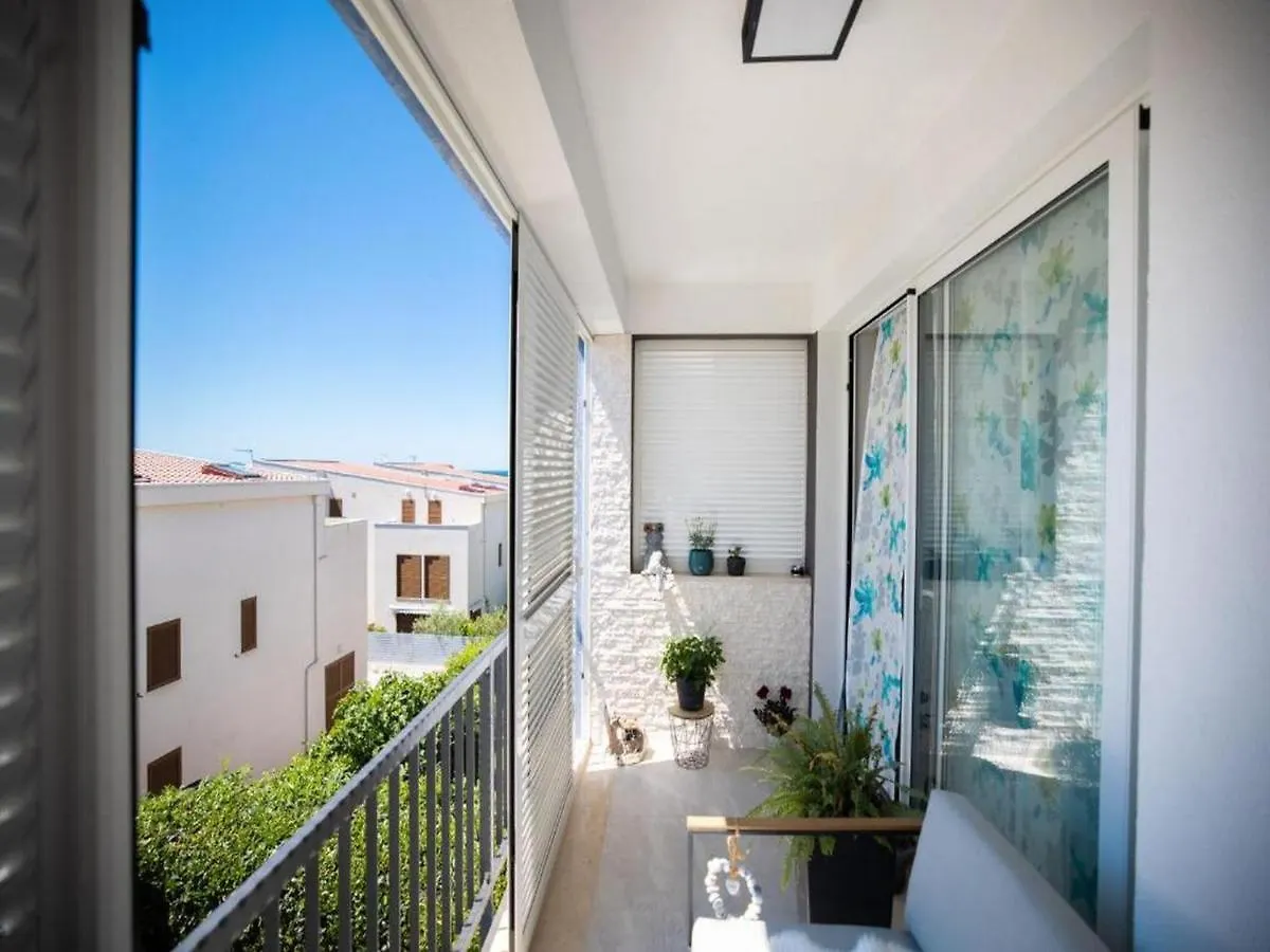 Tirkizni Val Apartment Zadar