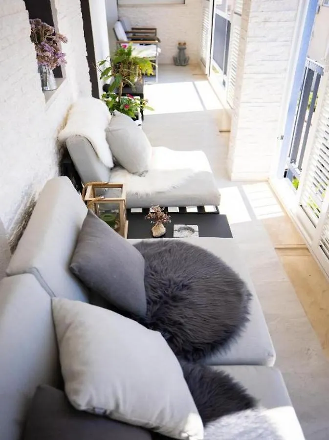 Tirkizni Val Apartment Zadar Croatia